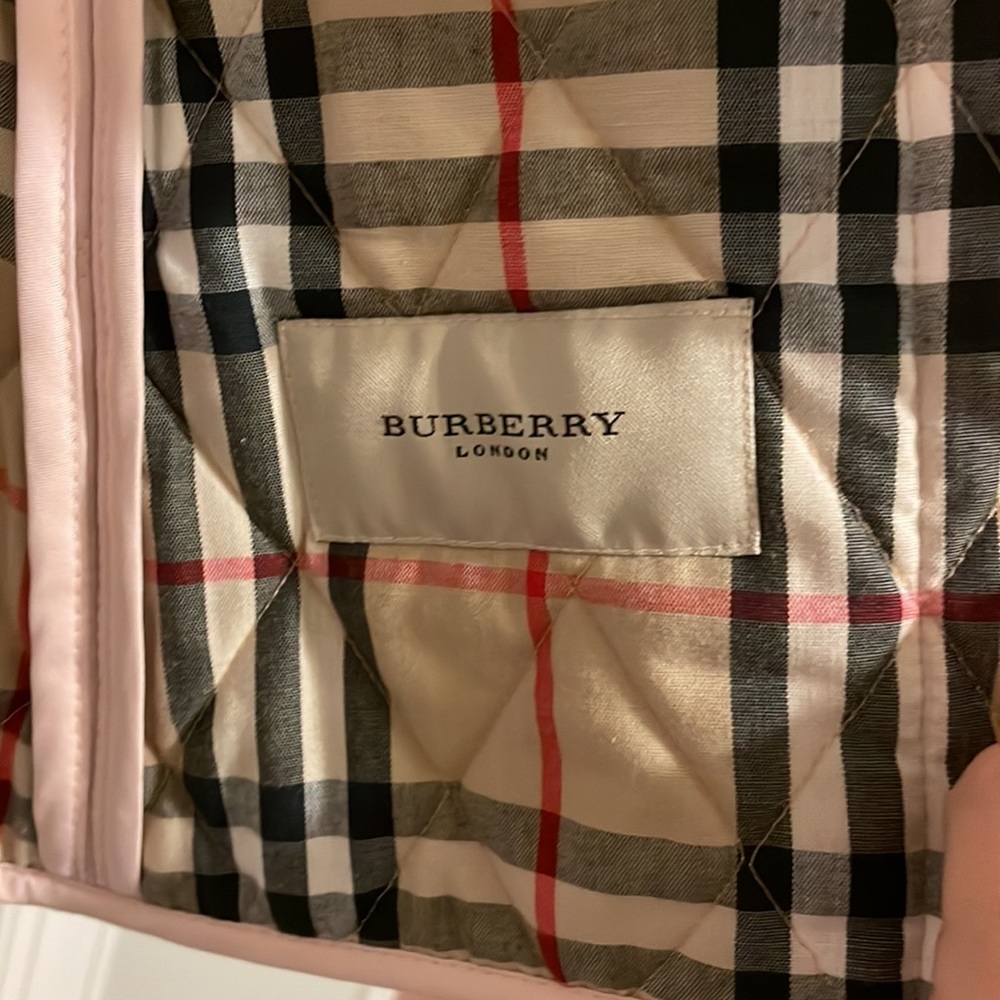 Burberry Pink Quilted Jacket with Zipper and Belt - Picture 5 of 7